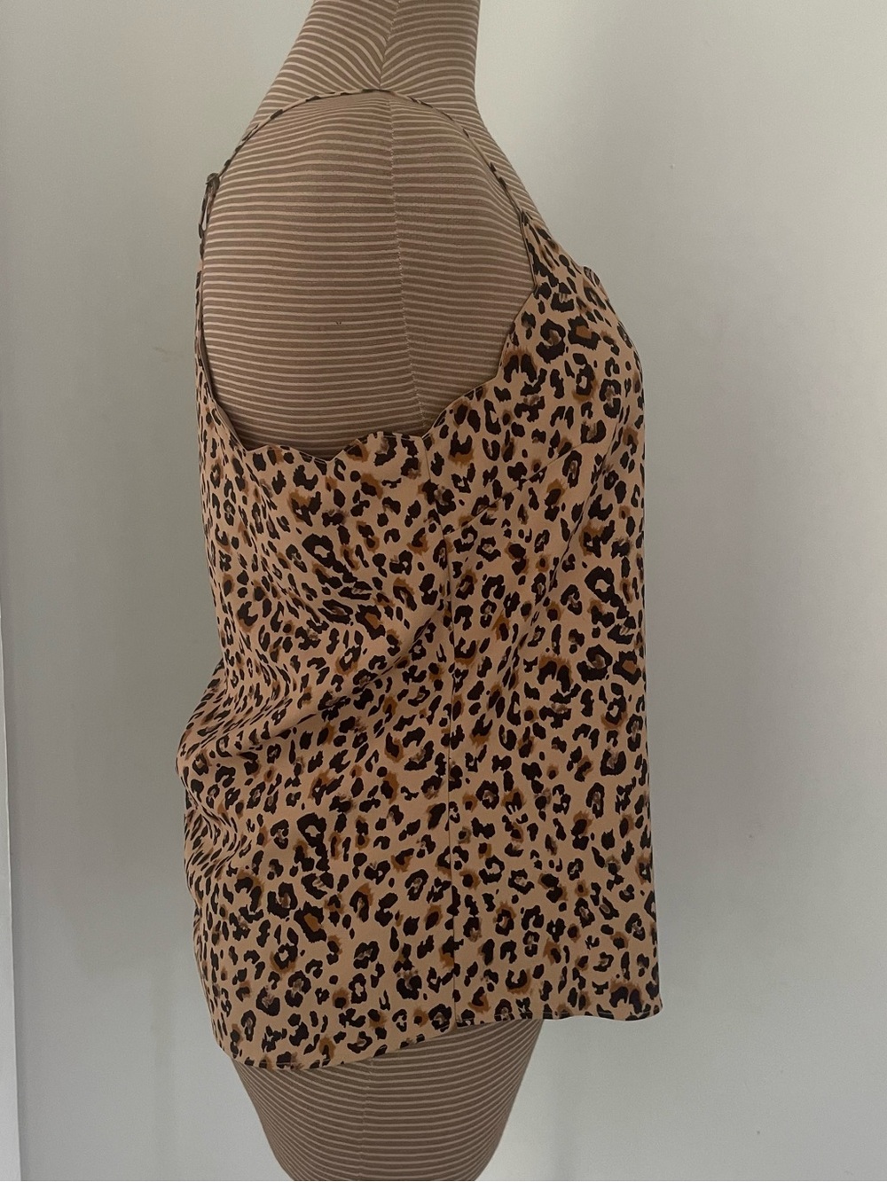 J Crew Leopard Print Scallop Edge Cami Top size 8 - Picture 3 of 7